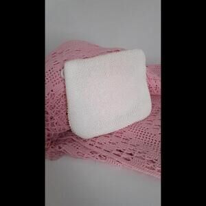 Chic White Beaded Clutch Bag with Zipper Closure